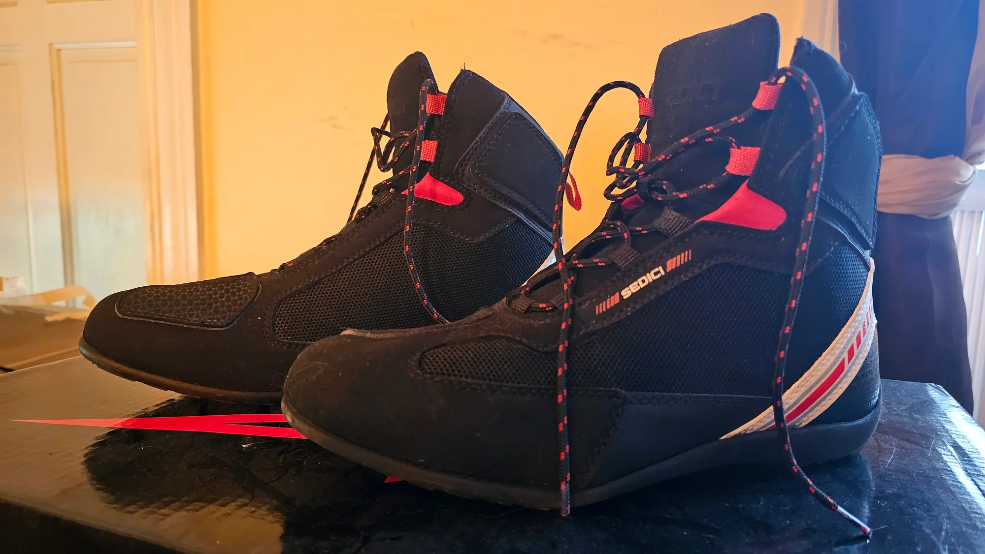 Sedici street riding shoes. Size 10